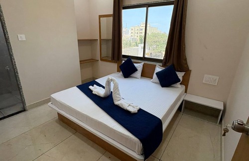 Dwarka Hotel | Hotel Darshan Palace - Near Dwarka Railway Station & Shree Dwarkadhish Temple
