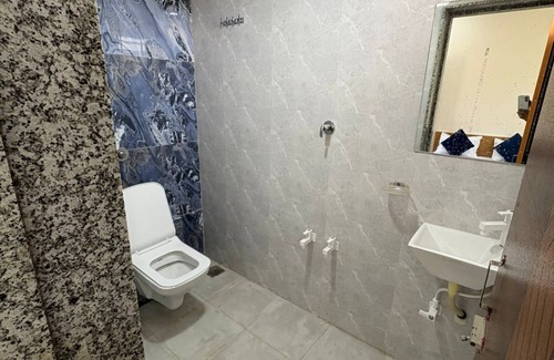 Dwarka Hotel | Hotel Darshan Palace - Near Dwarka Railway Station & Shree Dwarkadhish Temple