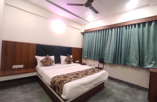 Ahmedabad Hotel | Hotel Earth Inn, Subhash Bridge, RTO Circle, Ahmedabad