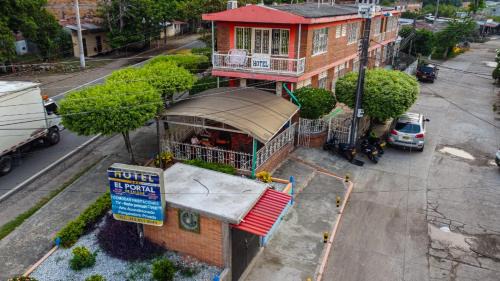 Puerto Salgar Hotel | Hotel El Portal de Salgar