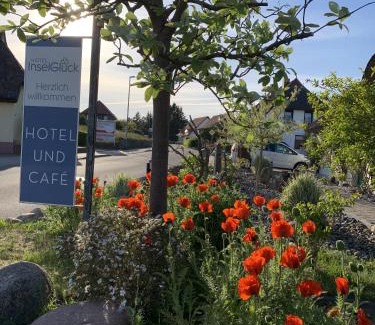 Lohme Hotel | Hotel InselGlück - Restaurant & Cafè