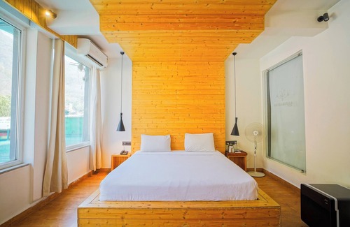 Tapovan Hotel | Hotel Ishan A Riverside Retreat