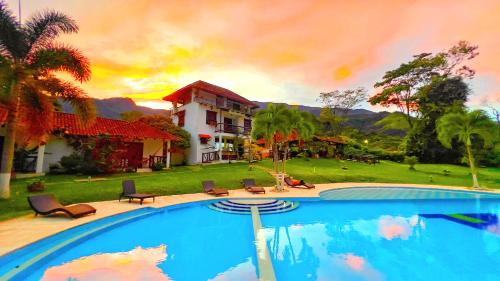 Restrepo Hotel | Hotel Kamelot Colonial