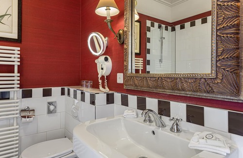 Paquis-Temple Hotel | Hotel Kipling