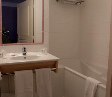 Gilly-les-Citeaux Hotel | Hotel l'Orée Des Vignes