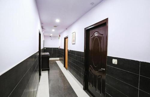 Lajpat Nagar Hotel | Hotel Lazy - Near Central Market