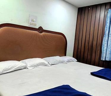 Bhubaneshwar House | Hotel Luxurious #PVR# Beside Bhubaneswar Railway Station With Free WIFI & Good Services