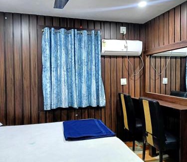 Bhubaneshwar House | Hotel Luxurious #PVR# Beside Bhubaneswar Railway Station With Free WIFI & Good Services