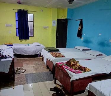 Bhubaneshwar House | Hotel Luxurious #PVR# Beside Bhubaneswar Railway Station With Free WIFI & Good Services