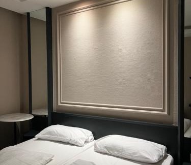 Stadtmitte Hotel | Hotel Monopol City Centre