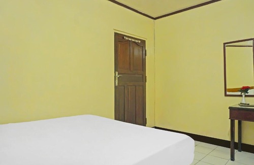 Kalimantan Hotel | Hotel O Adam Kost SyariahNearWisata Jembatan Barito