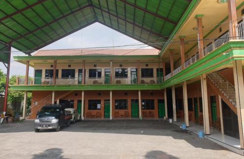 Probolinggo Hotel | Hotel O Houstel Darma Syariah