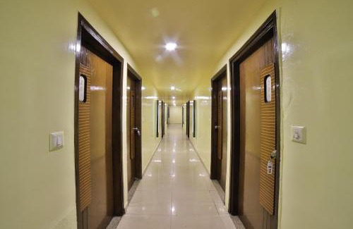Navrangpura Hotel | Hotel O Kalash Residency