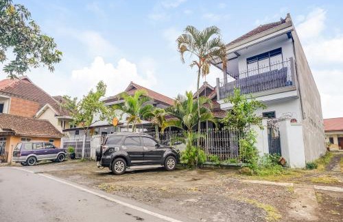 Malang Hotel | Hotel O Sukun Syariah Homestay