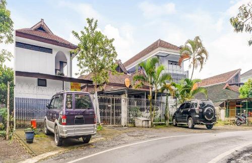 Malang Hotel | Hotel O Sukun Syariah Homestay