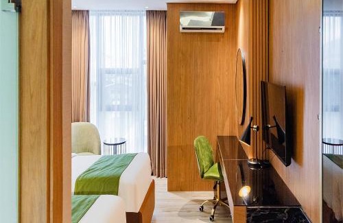 Mahipalpur Extension Hotel | Hotel OPAL PLAZA Near Delhi Airport Unit BY GROSS GROUP