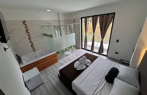 Santa Fe de Antioquia Hotel | Hotel Paraiso Cañaveral