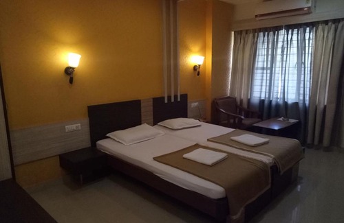 Kamalapur Hotel | Hotel Priyadarshini Classic
