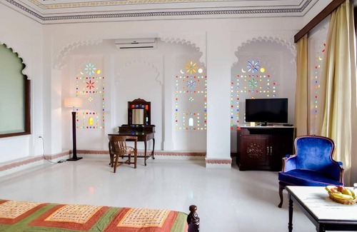 Lake Swaroop Sagar Hotel | Hotel Raj Kuber