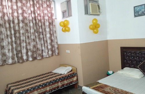 Ludhiana Hotel | Hotel Raj Mahal has Charming 6-bedroom hotel with AC and WiFi in LUDHIANA,