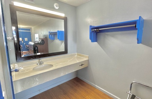 Nashville Hotel | Hotel Room With King Bed