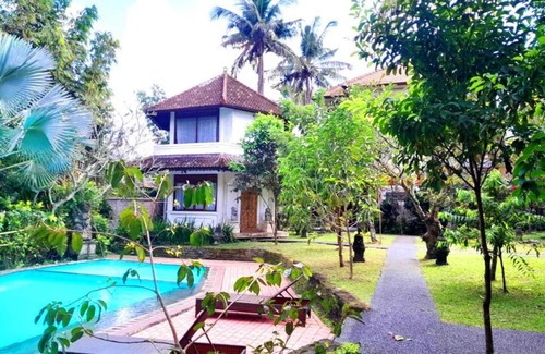Nyuh Kuning Hotel | Hotel rooms 2 minutes to Monkey Forest