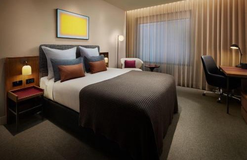 Old Delhi House | Hotel Sapphire Dx 1 Minutes Walking Distance From New Delhi Railway Station