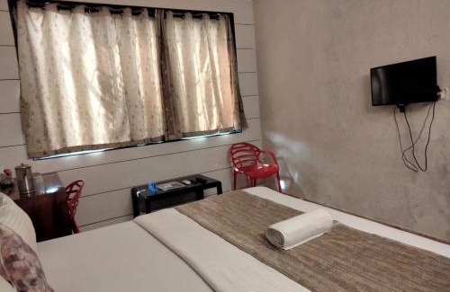 Shahapur Hotel | Hotel Sarika