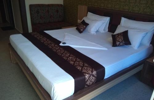 Puri Hotel | Hotel Sea View Residency Puri হোটেল সি ভিউ রেসিডেন্সি পুরী ହୋଟେଲ ସାଗର ଦୃଶ୍ୟ ରେସିଡେନ୍ସି ପୁରୀ- Room-Sea-Facing-with-Attached-Balcony- Wifi-Parking-Restaurant Facilities - Book Now