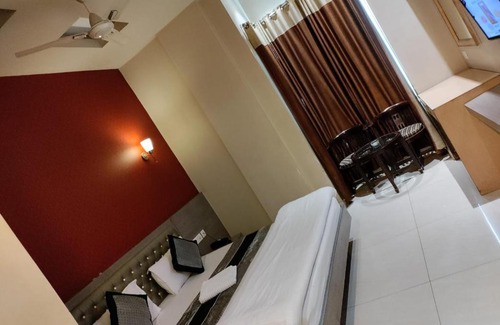 Mathura Apartment | Hotel Silver Star
