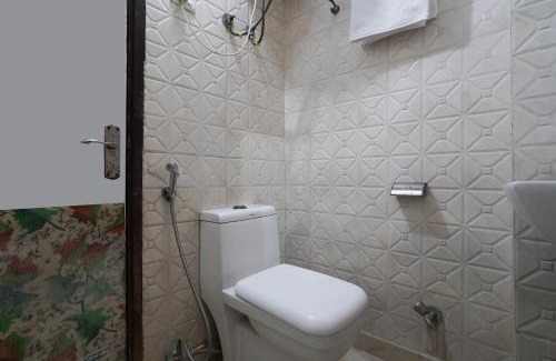 Hari Nagar Ashram Hotel | Hotel South Delhi Inn Just 10 Minute Away Form Nizamuddin Railway Station