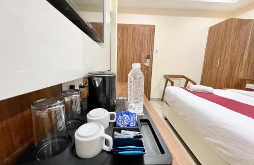 Varanasi Hotel | HOTEL SRK ! Varanasi ! fully-Air-Conditioned hotel at prime location with LIFT-wifi-Restaurant availability, near Kashi Vishwanath Temple, and Ganga ghat, Luxurious Rooms