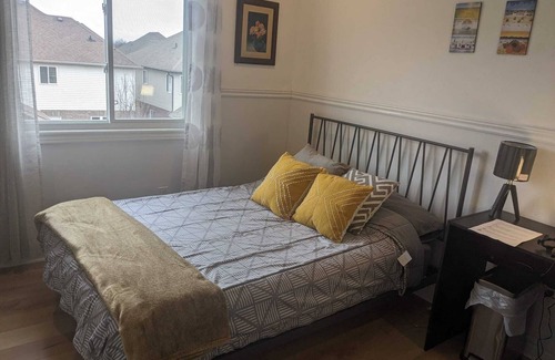 Guelph House | Hotel Style Bedroom and Bathroom