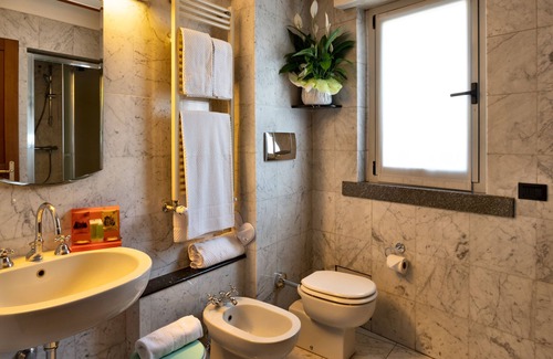 Zona Lancetti Hotel | Hotel Sunflower