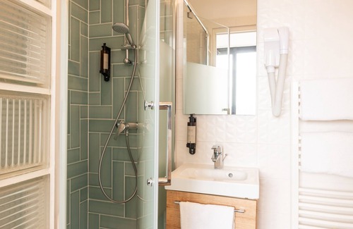 Charonne Hotel | Hotel Terre Neuve