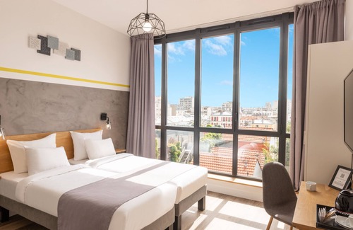 Charonne Hotel | Hotel Terre Neuve