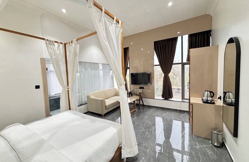 Surat Hotel | Hotel the octave