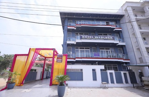 Gurugram Hotel | Hotel unitech Cyber Park Gurgaon