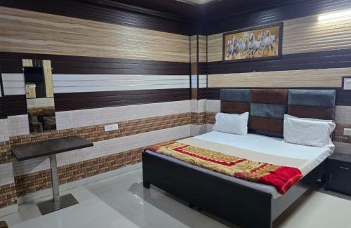 Greater Noida House | Hotel VS Grand, Greater Noida by UNIQINN