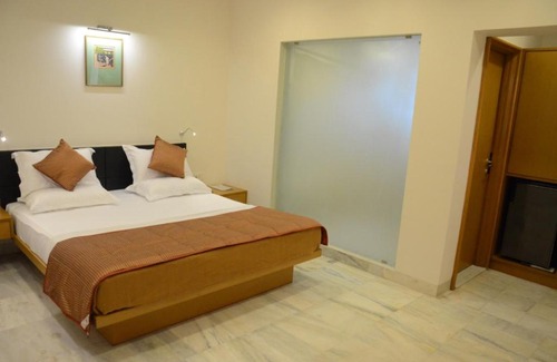 Sayajiganj Hotel | Hotel Yuvraj