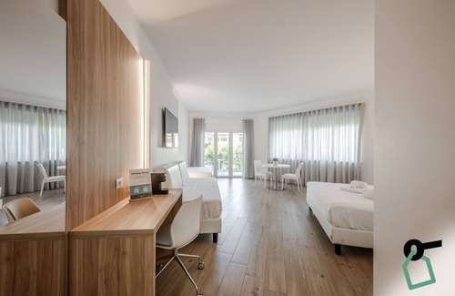 Calambrone Hotel | Hotiday Room Collection - Tirrenia