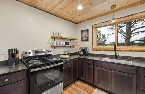 Custer House | Hottub Haven: Sauna + Firepit + Enjoy Wildlife