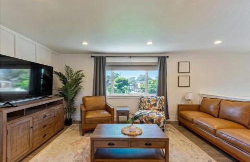 White City House | HotTub Patio Half Basketball Court