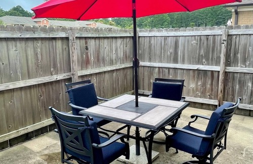 Oxford House | Hotty Toddy Habitat