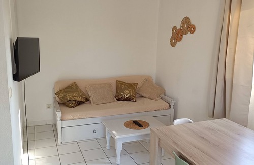 Saint-Saturnin-les-Avignon House | House in vacation residence 5 min from avignon
