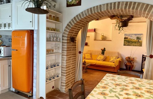 Guardistallo Apartment | Hous Malerin with sea view, fenced garden - by ToscanaTour