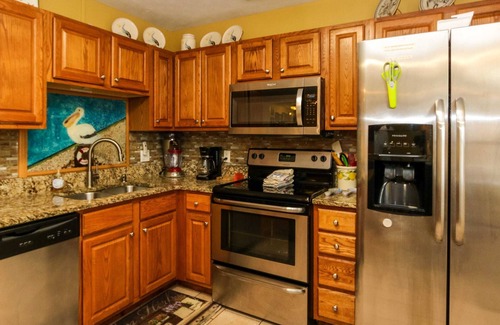 Leesburg House | House #14 Pelican Sunrise (no pets) Lake View