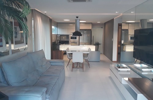 Manguinhos House | House 4 suites excellent finishing in condominium.