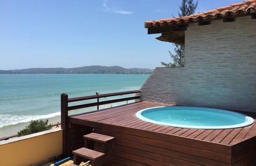 Porto Belo Apartment | House by the sea with beautiful views, veranda and private pool.