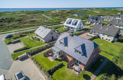 Rantum House | House close to the beach for 4 people with sauna, terrace, garden, parking space, WLAN.